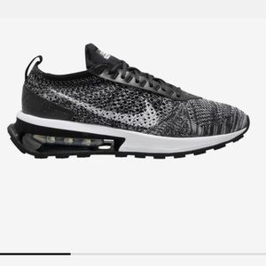 Nike flyknit sneakers